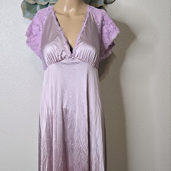 Vanity Fair Lavender Maxi Dress with Lace Sleeves - Picture 1 of 2